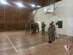 Дед мороз спецназначения ОМОН «Бизон» провел для подшефных классов военизированную эстафету