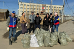 Жители Якутска с энтузиазмом поработали на воскресном субботнике