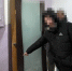 Пойман с поличным: закладчик из Якутска пытался сделать тайник в подъезде жилого дома - Комсомольская Правда