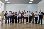 Айсен Николаев поздравил золотых медалистов школ Докучаевска