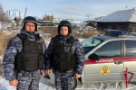 В Олёкминске с участием Росгвардии ликвидировано возгорание частного дома и эвакуированы пострадавшие